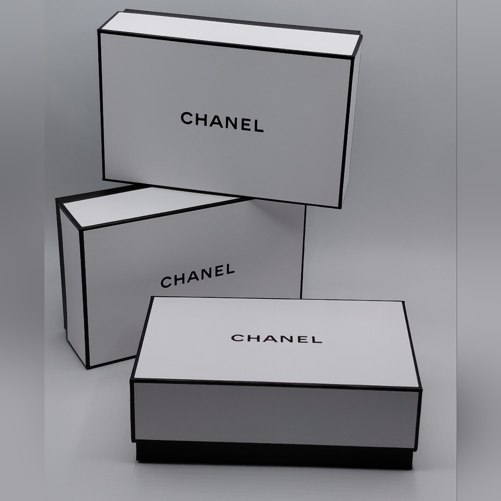 3 CHANEL Black White Gift Box